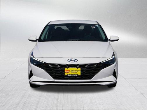2023 Hyundai ELANTRA SE