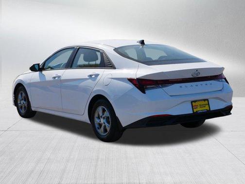 2023 Hyundai ELANTRA SE