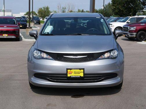 2020 Chrysler Voyager L