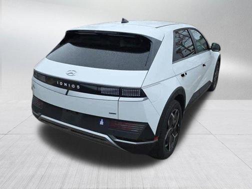 Atlas White 2024 Hyundai IONIQ 5 SEL