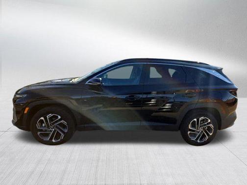 Phantom Black 2025 Hyundai TUCSON Limited