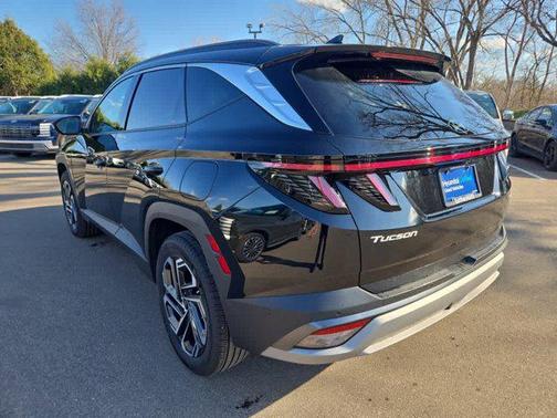 Phantom Black 2025 Hyundai TUCSON Limited
