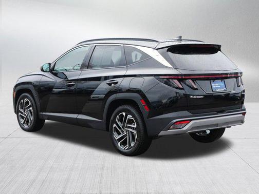 Phantom Black 2025 Hyundai TUCSON Limited