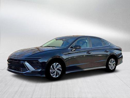 Abyss Black 2026 Hyundai SONATA Hybrid Base