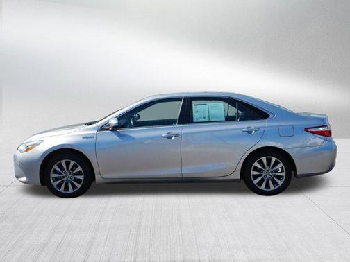 2017 Toyota Camry Hybrid XLE