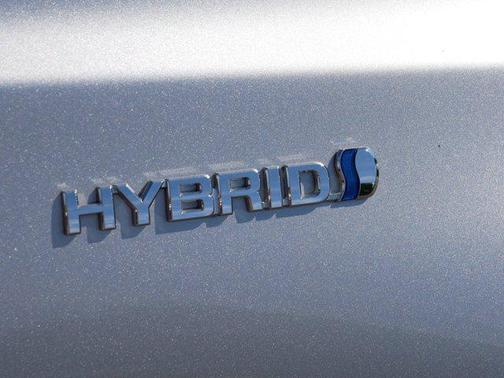 2017 Toyota Camry Hybrid XLE