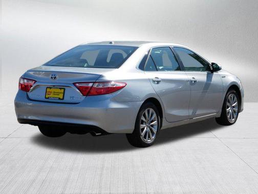 2017 Toyota Camry Hybrid XLE
