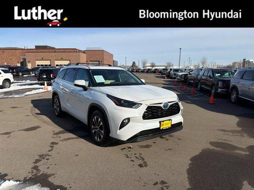 2022 Toyota Highlander Hybrid XLE