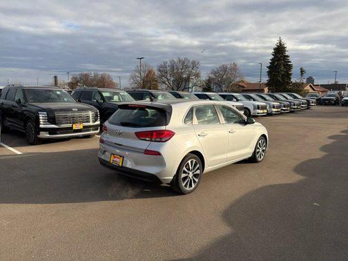 2019 Hyundai Elantra GT Base