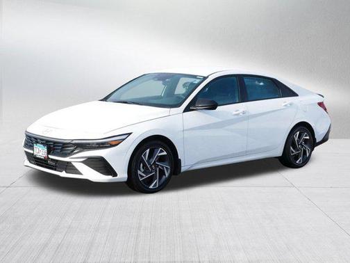 2025 Hyundai ELANTRA HEV SEL Sport