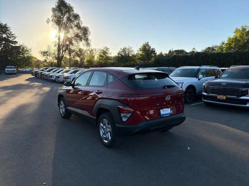 2024 Hyundai KONA SE