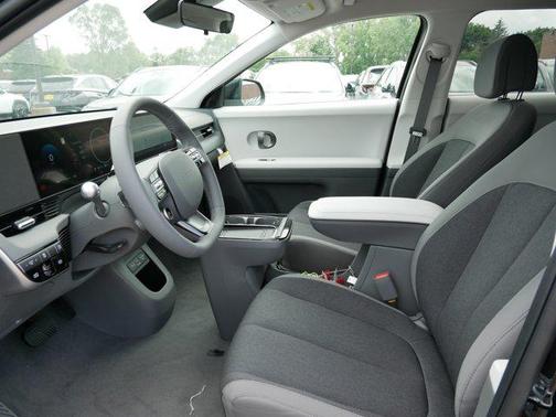 2025 Hyundai IONIQ 5 SE