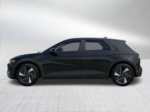 2025 Hyundai IONIQ 5 SE