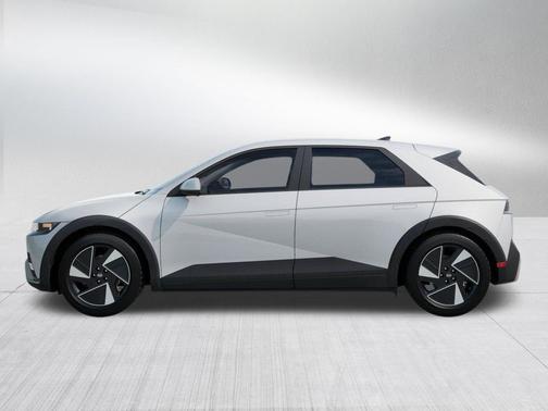 Atlas White 2027 Hyundai IONIQ 5 SE