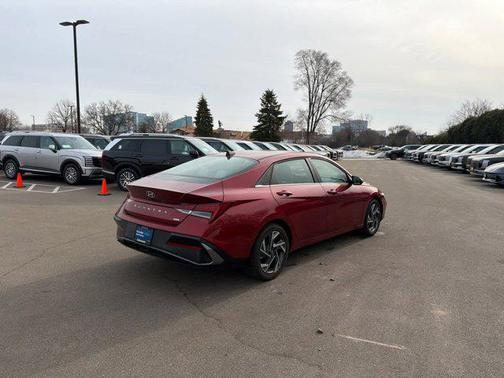 2025 Hyundai ELANTRA HEV Limited