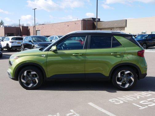Green Apple 2023 Hyundai VENUE SEL
