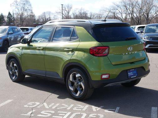 Green Apple 2023 Hyundai VENUE SEL
