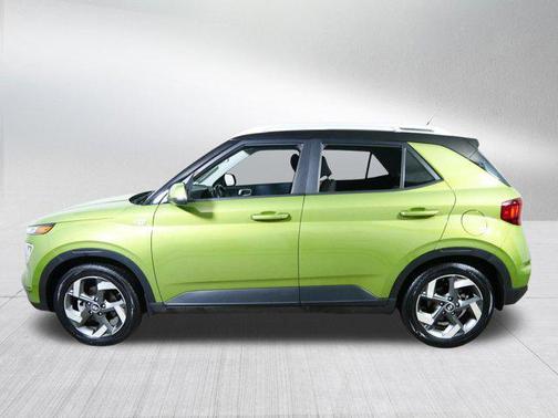 Green Apple 2023 Hyundai VENUE SEL