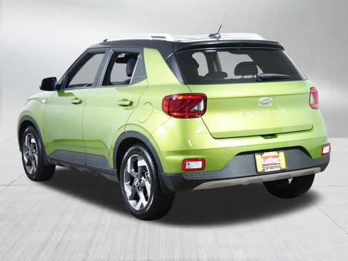 Green Apple 2023 Hyundai VENUE SEL