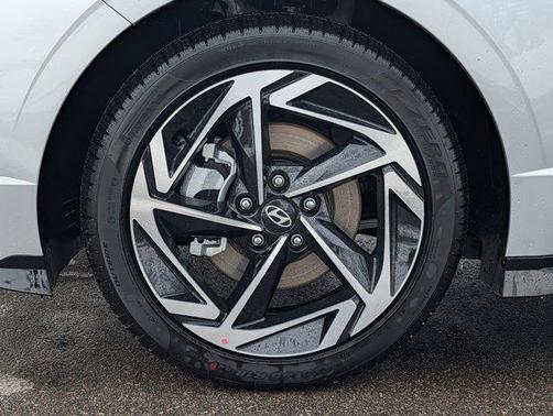 2026 Hyundai SONATA SEL