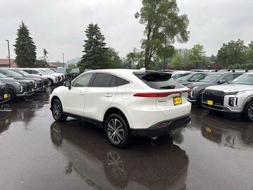 2022 Toyota Venza LE