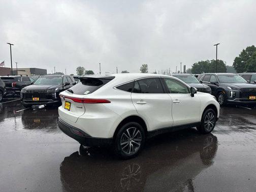 2022 Toyota Venza LE