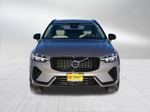 2023 Volvo XC60 Recharge Plug-In Hybrid T8 Ultimate Dark Theme