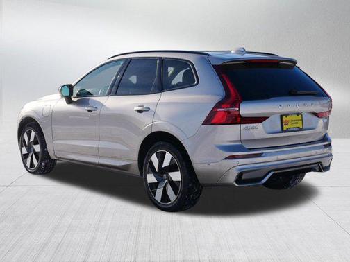 2023 Volvo XC60 Recharge Plug-In Hybrid T8 Ultimate Dark Theme