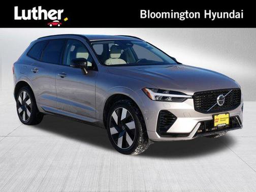 2023 Volvo XC60 Recharge Plug-In Hybrid T8 Ultimate Dark Theme