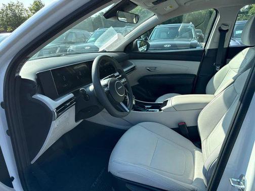 2025 Hyundai TUCSON SE