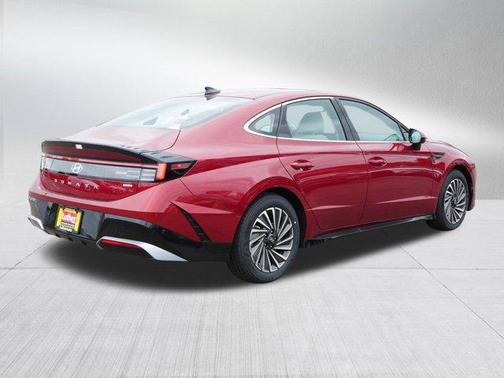 2025 Hyundai SONATA Hybrid SE