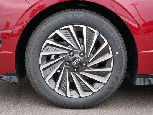 2025 Hyundai SONATA Hybrid SE
