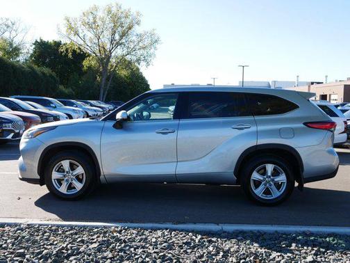 2021 Toyota Highlander LE