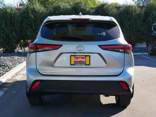 2021 Toyota Highlander LE