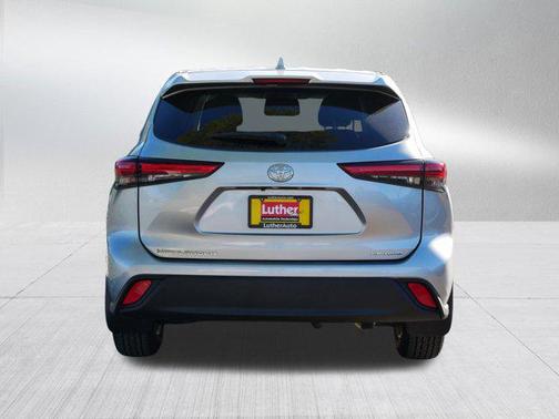 2021 Toyota Highlander LE