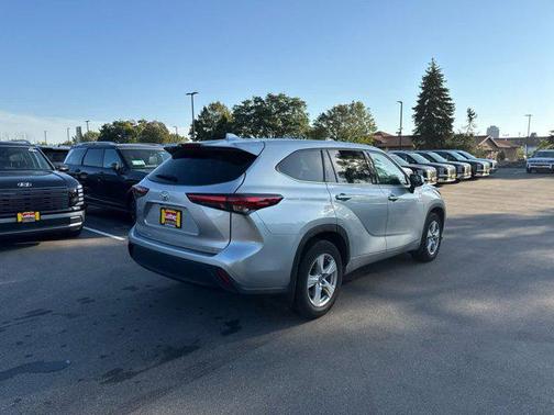 2021 Toyota Highlander LE