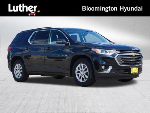 Mosaic Black Metallic 2020 Chevrolet Traverse LT Cloth
