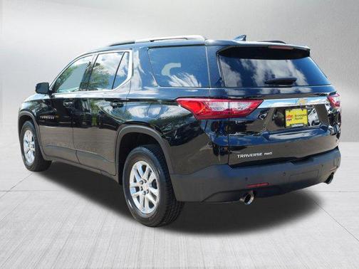 Mosaic Black Metallic 2020 Chevrolet Traverse LT Cloth