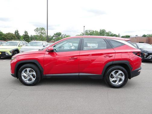 2023 Hyundai TUCSON SE