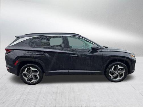 Black Pearl 2024 Hyundai TUCSON SEL