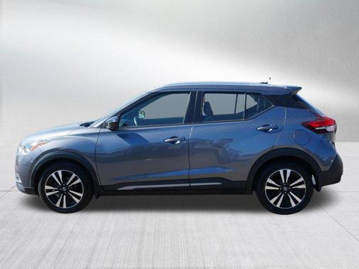 Gun Metallic 2019 Nissan Kicks SR