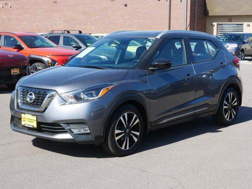 Gun Metallic 2019 Nissan Kicks SR