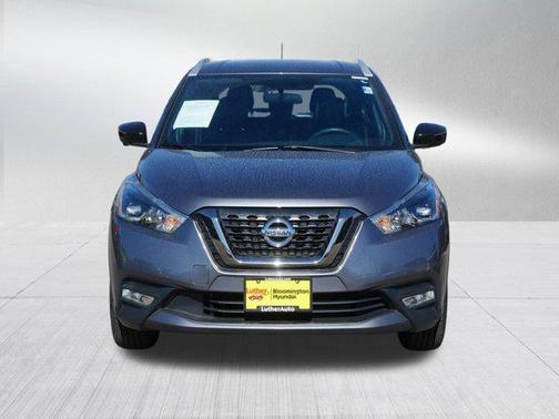 Gun Metallic 2019 Nissan Kicks SR