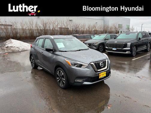 Gun Metallic 2019 Nissan Kicks SR