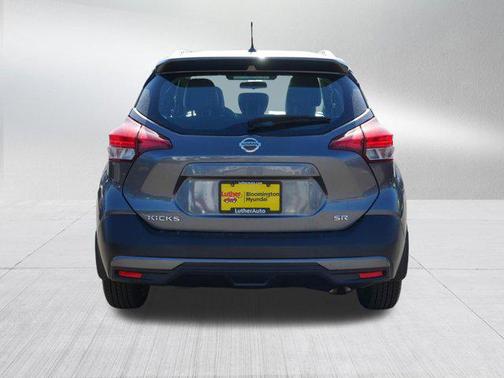 Gun Metallic 2019 Nissan Kicks SR