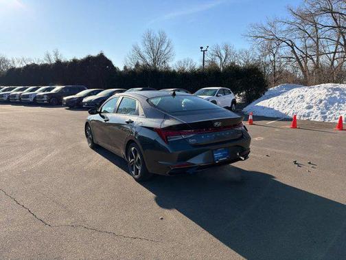 2023 Hyundai ELANTRA Limited