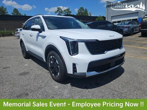 White Pearl 2024 Kia Sorento S