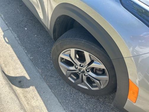 Steel Gray 2024 Kia Seltos S