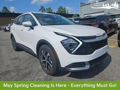 White Pearl 2025 Kia Sportage EX