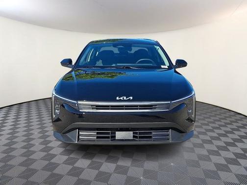 Aurora Black 2025 Kia K4 LXS